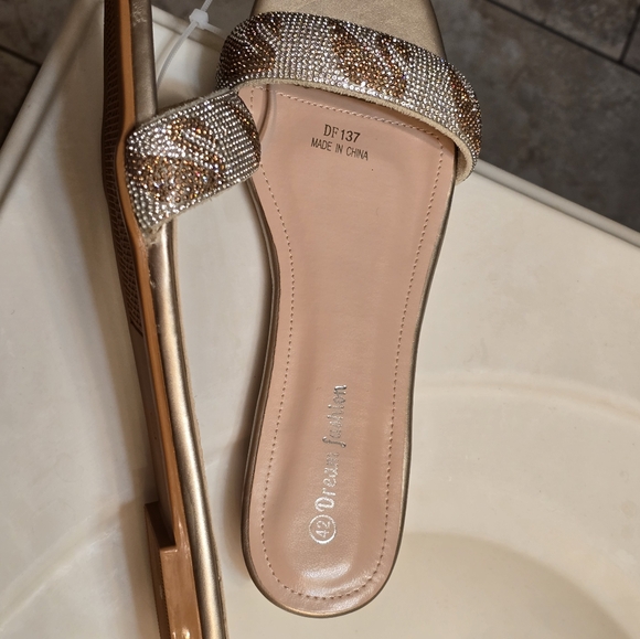 Sandals - Picture 2 of 3